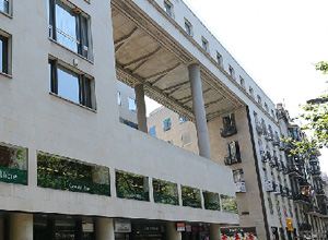 Suuri museo iberialaisesta kinkusta Ramblasilla Barcelonassa