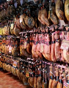 comprar jamon pata negra bellota iberico serrano en Barcelona