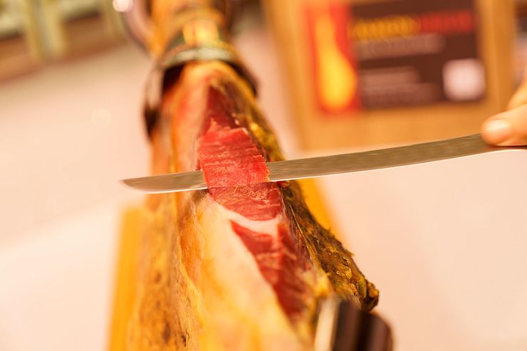 A different plan for your holiday: Ham tasting in Barcelona