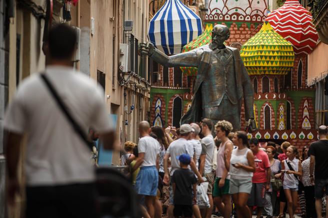 ¡El Barrio de Gracia בברצלונה, זה חוגג!